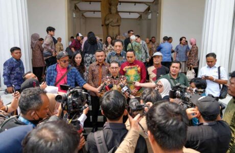 Menteri Kebudayaan Republik Indonesia, Prof. (Hon) Dr. Fadli Zon, menegaskan bahwa museum memiliki peran strategis sebagai pusat pengetahuan, penguat identitas bangsa, sekaligus hulu ekonomi budaya