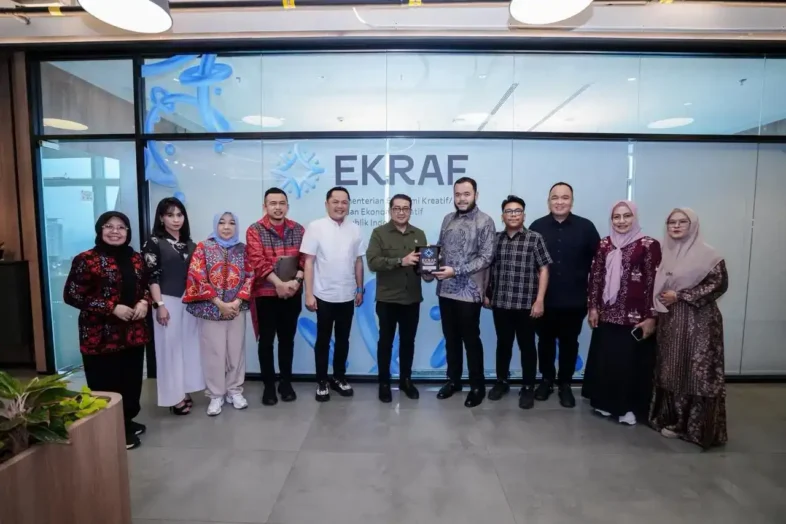 Wali Kota Padang Fadly Amran bersama delegasi dengan Menteri Ekonomi Kreatif RI Teuku Riefky Harsya di Jakarta, Kamis (7/5/2026).